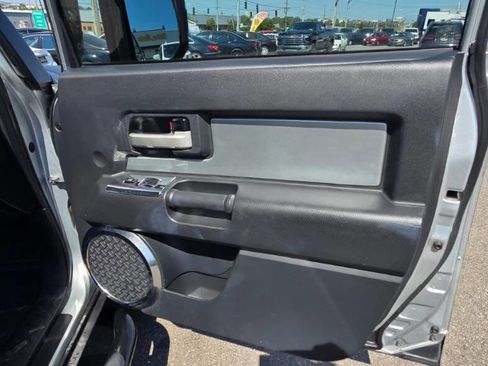 Used 2007 Toyota FJ Cruiser 4WD image 43