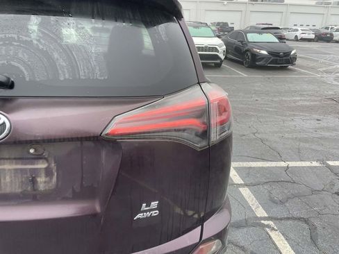 Used 2016 Toyota RAV4 LE image 17