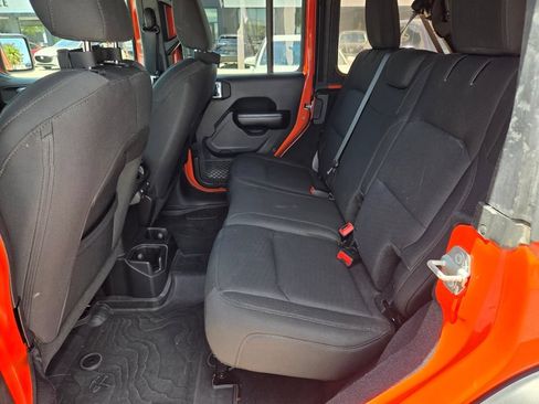 Used 2018 Jeep Wrangler Unlimited Sport S AWD/4WD image 7