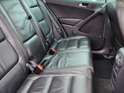 Used 2017 Volkswagen Tiguan Sport image 16