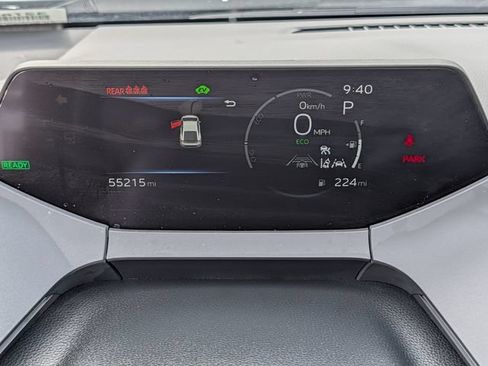 Used 2024 Toyota Prius XLE FWD image 21