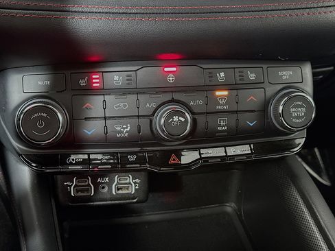 Used 2024 Dodge Durango GT image 16