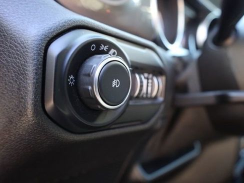 Used 2021 Jeep Wrangler Unlimited Sahara image 13