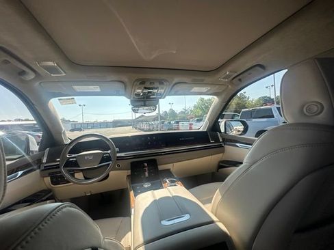 Used 2025 Cadillac Escalade ESV Premium Luxury Platinum AWD/4WD image 14