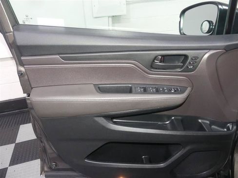 Used 2021 Honda Odyssey EX-L image 18