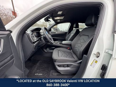 Certified 2025 Volkswagen Atlas Cross Sport SE w/ Black Wheel Package AWD/4WD image 31
