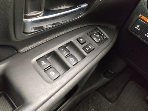 Used 2017 Mitsubishi Outlander GT image 27