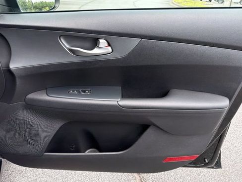 Used 2020 Kia Forte LXS FWD image 16