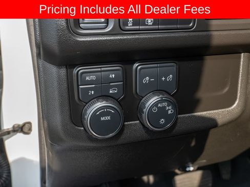 Used 2024 Chevrolet Suburban LT w/ Luxury Package AWD/4WD image 16