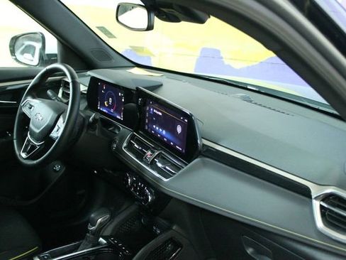 Used 2025 Chevrolet TrailBlazer ACTIV w/ Convenience Package image 11