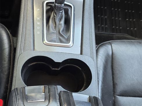 Used 2013 Lincoln MKT AWD image 18
