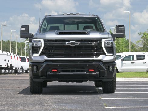 Used 2026 Chevrolet Silverado 2500 LTZ w/ LTZ Plus Package AWD/4WD image 31