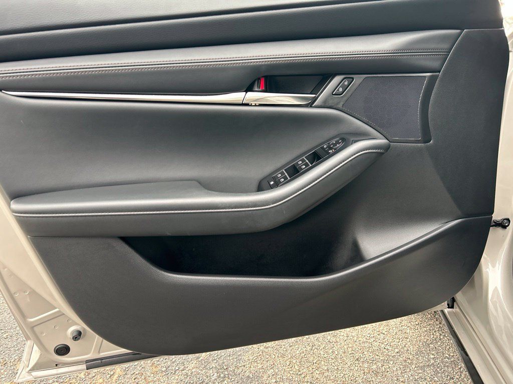 Used 2024 MAZDA MAZDA3 s FWD image 11
