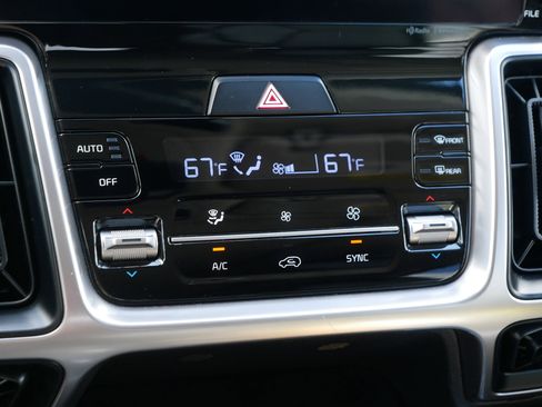 Certified 2023 Kia Sorento X-Line EX AWD/4WD image 23