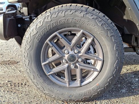 New 2026 Jeep Gladiator Sport image 5