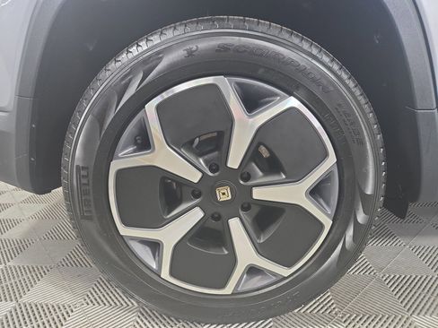 Used 2024 Rivian R1T Adventure image 12