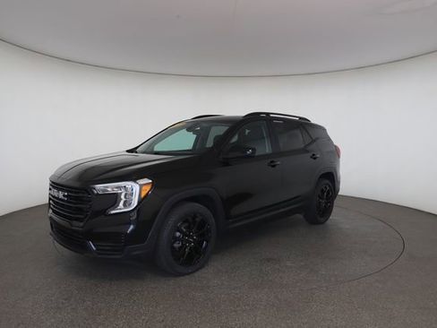 Used 2022 GMC Terrain SLE w/ Driver Convenience Package FWD image 7