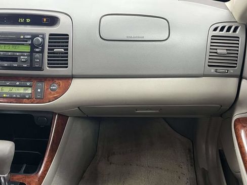 Used 2004 Toyota Camry XLE FWD image 19