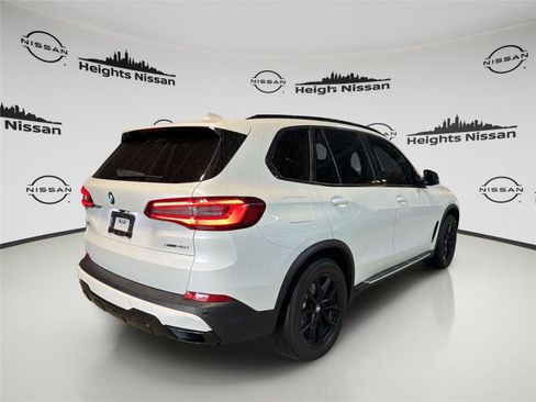Used 2022 BMW X5 xDrive40i AWD/4WD image 4