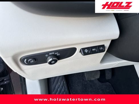 Certified 2023 Buick Envision Avenir AWD/4WD image 29