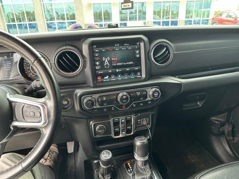 Used 2021 Jeep Wrangler Unlimited Sahara AWD/4WD image 8