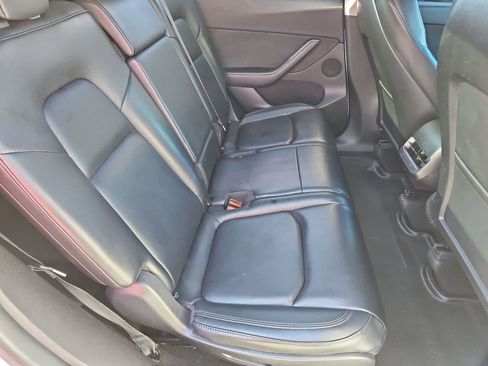 Used 2021 Tesla Model Y Long Range image 22