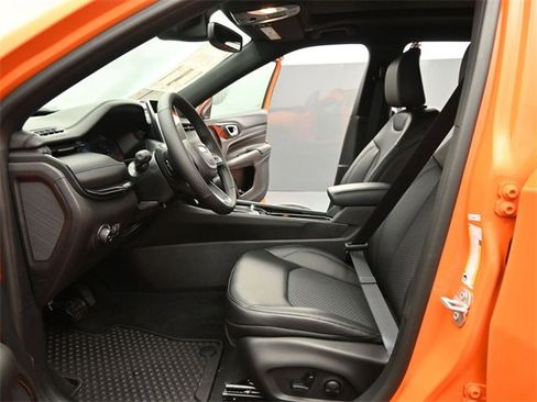 New 2026 Jeep Compass Latitude w/ Sun and Sound Group image 10