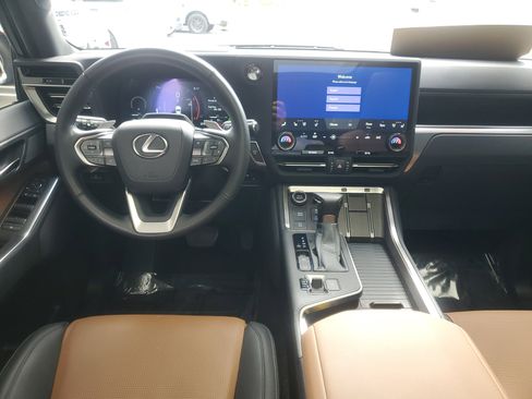 Used 2025 Lexus GX 550 image 10