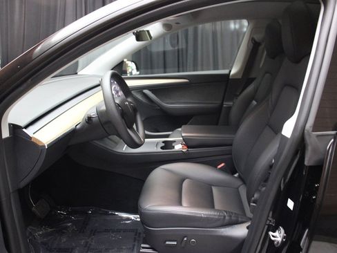 Used 2023 Tesla Model Y Long Range image 26