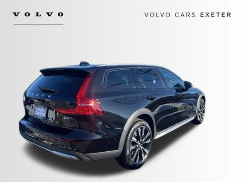 New 2026 Volvo V60 B5 Cross Country Ultra w/ Climate Package image 7