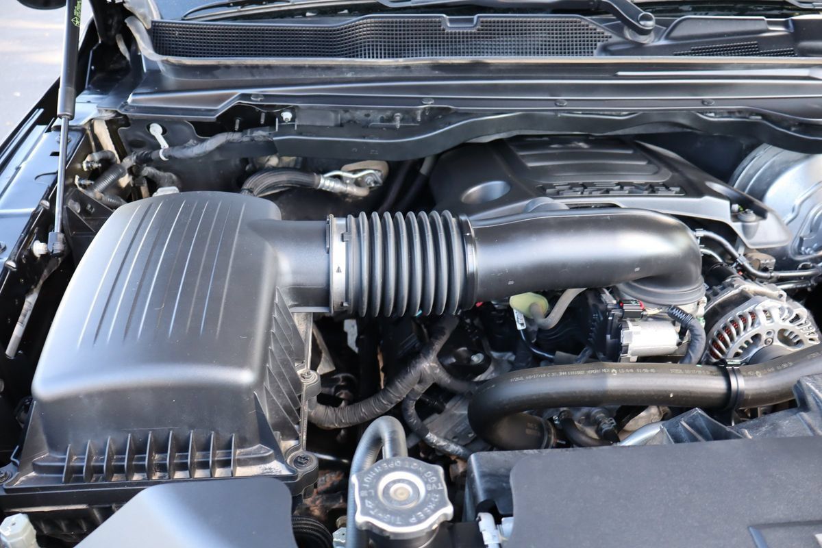 Used 2019 RAM 1500 Laramie w/ Sport Appearance Package AWD/4WD image 37