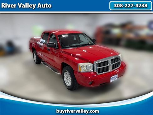 Used 2007 Dodge Dakota SLT w/ Trailer Tow Group AWD/4WD image 1