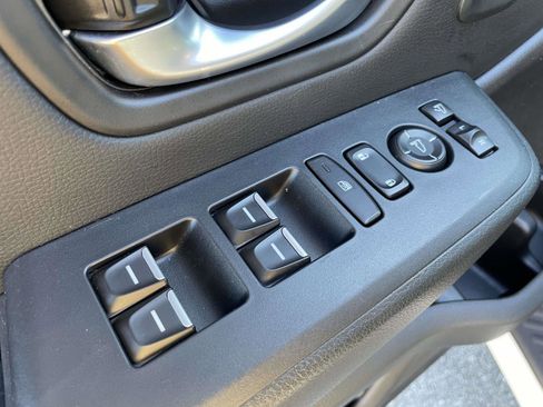 Certified 2025 Honda Pilot Black Edition image 13