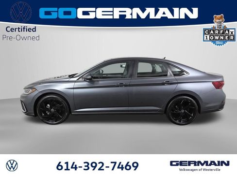 Certified 2025 Volkswagen Jetta SE w/ Sunroof Package FWD image 11
