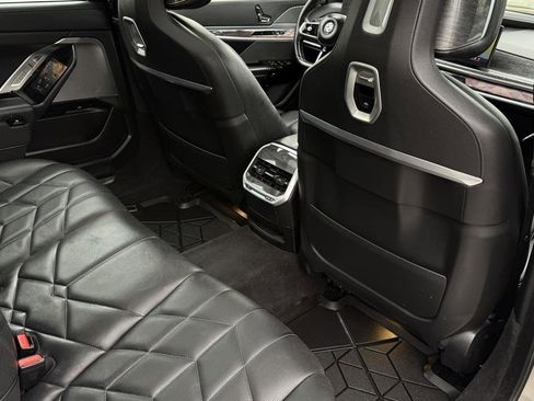 Used 2023 BMW 760i xDrive w/ Parking Assistance Package AWD/4WD image 39