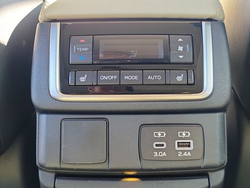 Certified 2023 Subaru Ascent Limited w/ Technology Package image 19