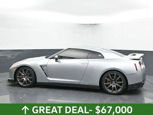 Used 2012 Nissan GT-R Premium image 8