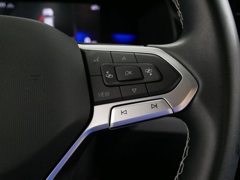 Used 2022 Volkswagen Taos SE w/ Panoramic Sunroof Package image 28