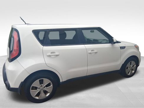 Used 2015 Kia Soul FWD image 5