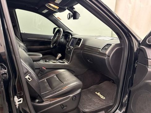 Used 2018 Jeep Grand Cherokee Limited w/ Luxury Group II AWD/4WD image 16