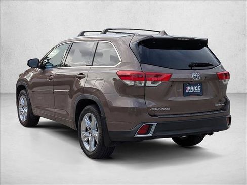 Used 2017 Toyota Highlander Limited image 8