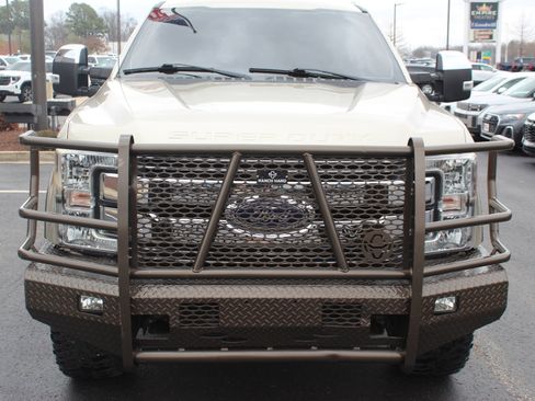 Used 2017 Ford F250 Lariat w/ Chrome Package image 3