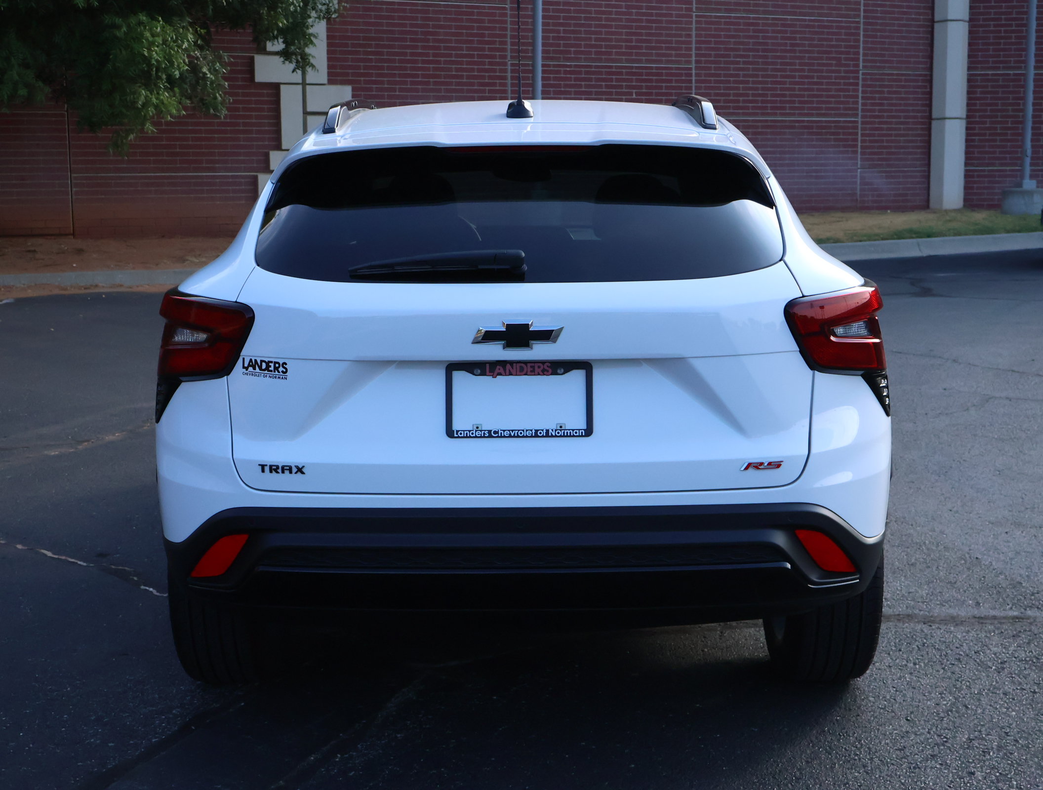 Used 2025 Chevrolet Trax RS w/ Sunroof Package FWD image 28