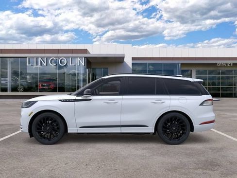 Used 2026 Lincoln Aviator Reserve AWD/4WD image 3