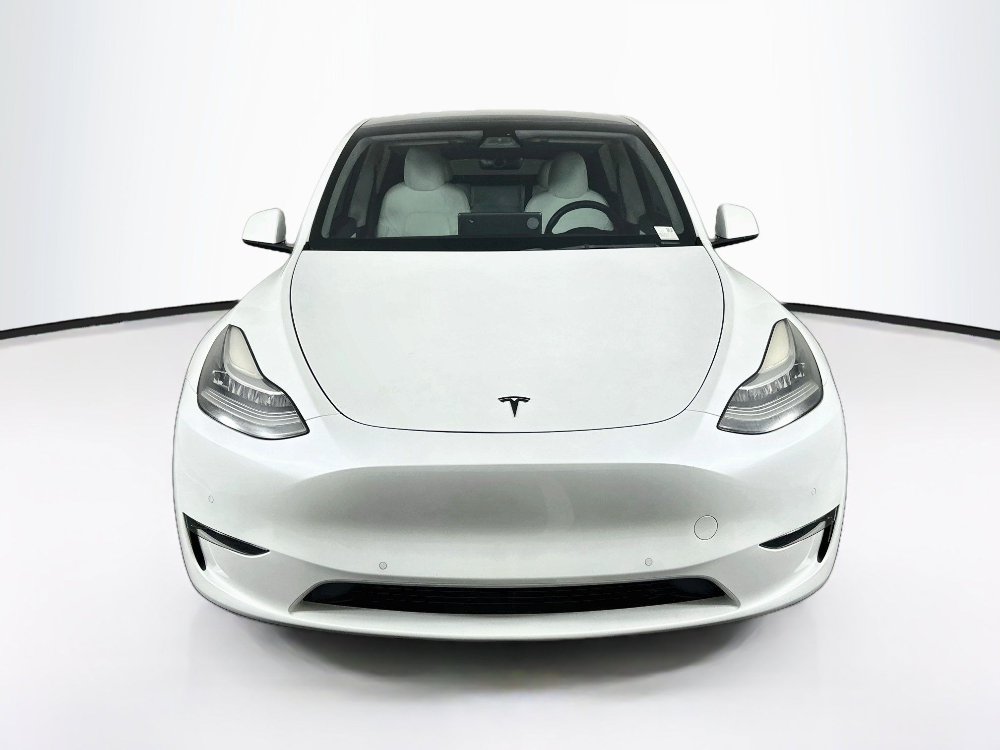 Used 2022 Tesla Model Y Long Range AWD/4WD image 2