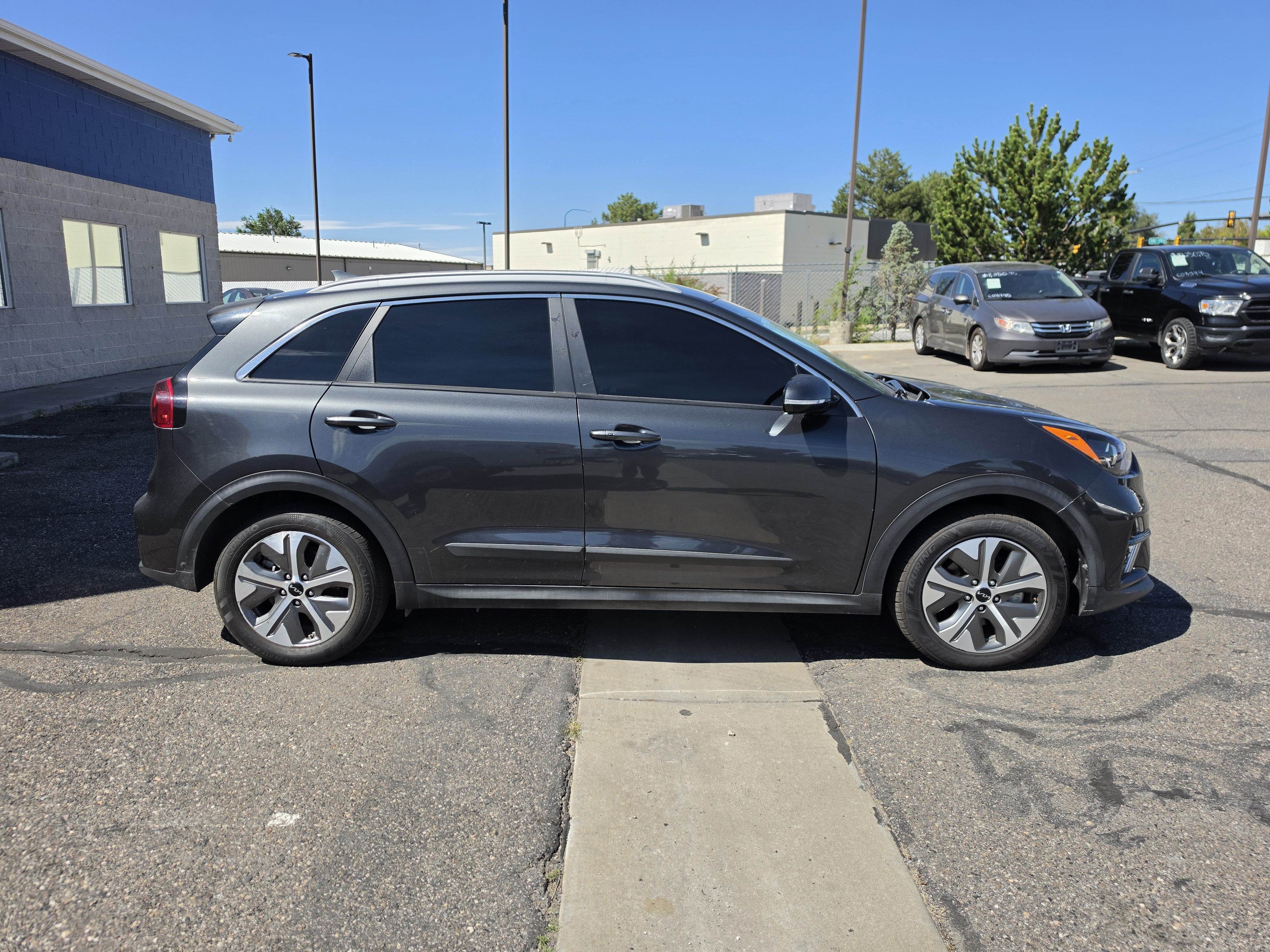 Used 2022 Kia Niro EX FWD image 7