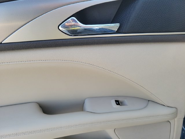 Used 2019 Lincoln MKZ Premiere FWD image 12