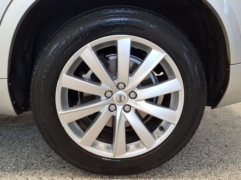 Used 2016 Volvo XC90 T6 Momentum w/ Momentum Plus Package AWD/4WD image 7