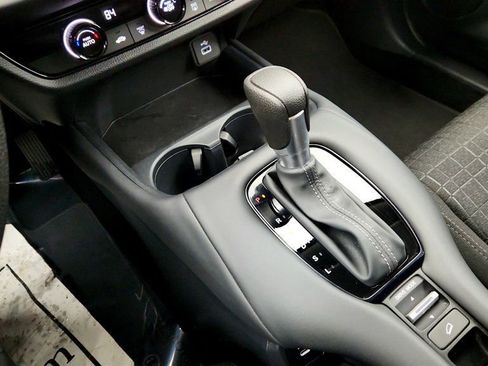Used 2025 Honda HR-V LX image 16