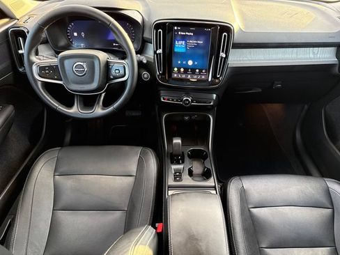 Used 2024 Volvo XC40 B5 Core AWD/4WD image 11